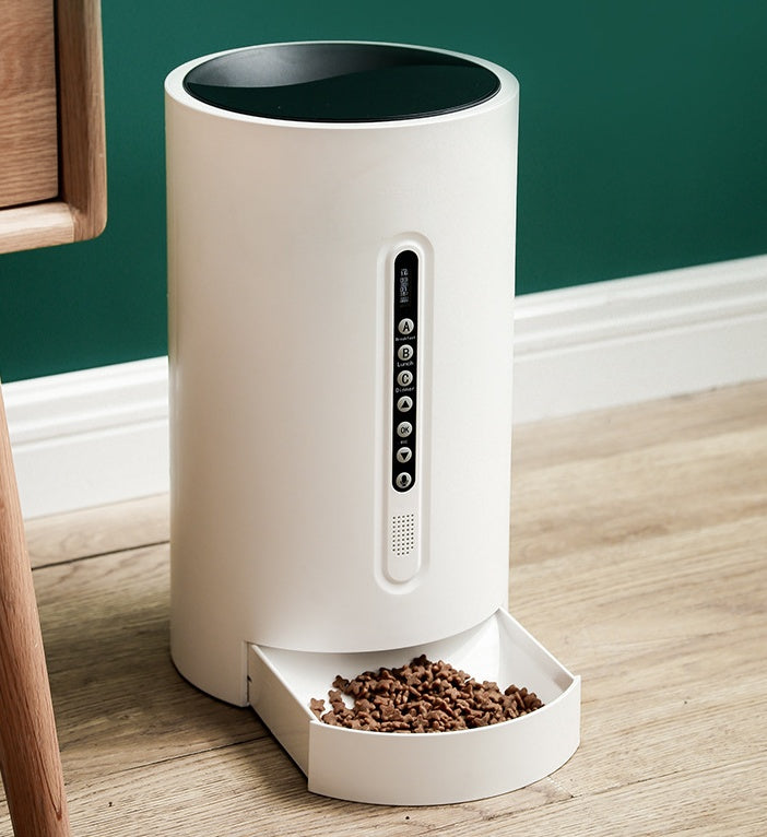Smart pet feeder with timing function